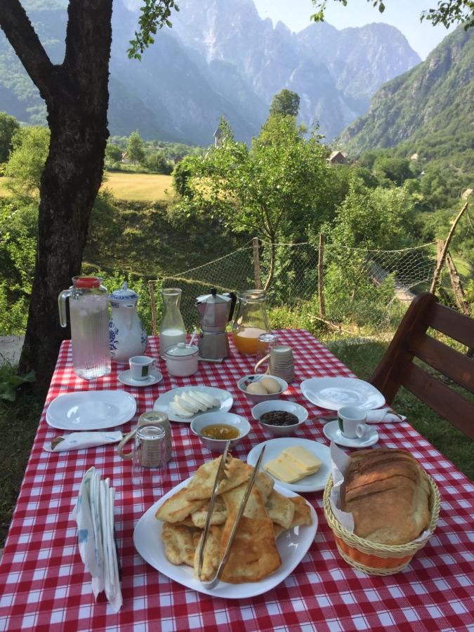 Bed and breakfast Bujtina Pllumi Theth Extérieur photo