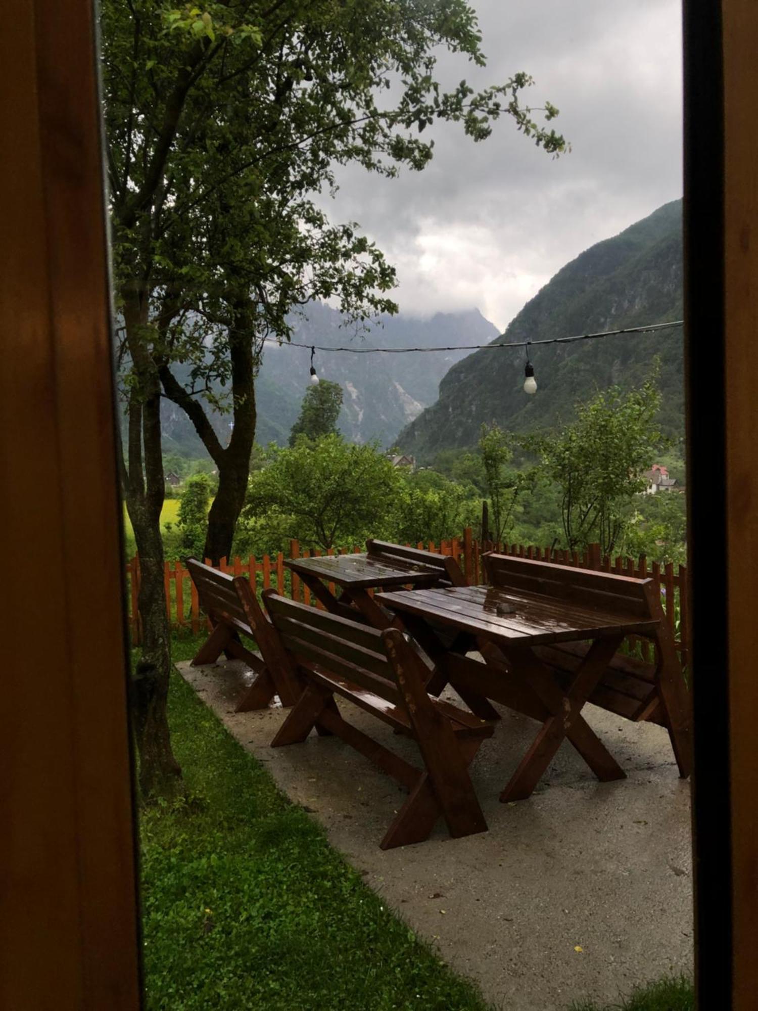 Bed and breakfast Bujtina Pllumi Theth Extérieur photo